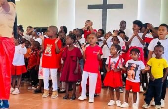Crianças Metodistas Homenagem Professora Ângela Neto